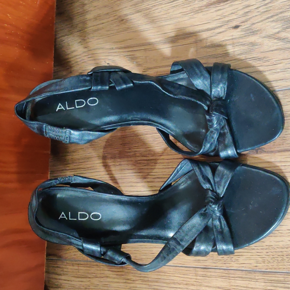 Aldo black strappy stilletto sandles